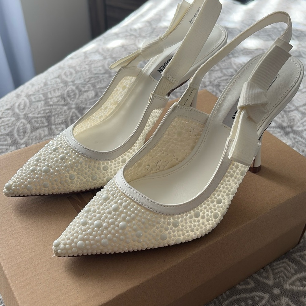 Steve Madden bridal heel . Great condition.